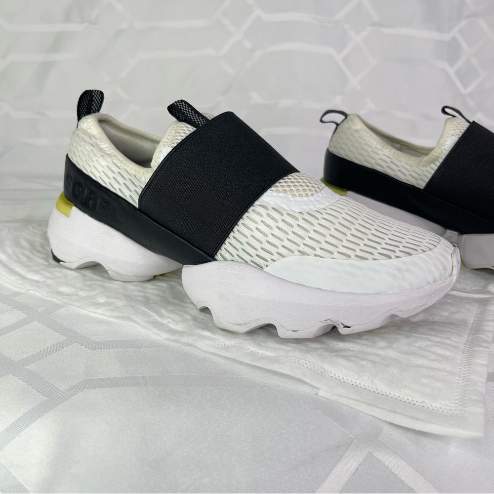 Sorel White and Black Sneakers with Elastic Strap Women’s Size 7.5